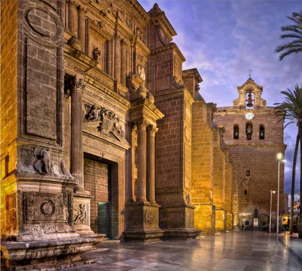 Piso Museo Del Realismo - Catedral - Alcazaba Con Parking Gratis - Super Wifi Almeria Exterior foto